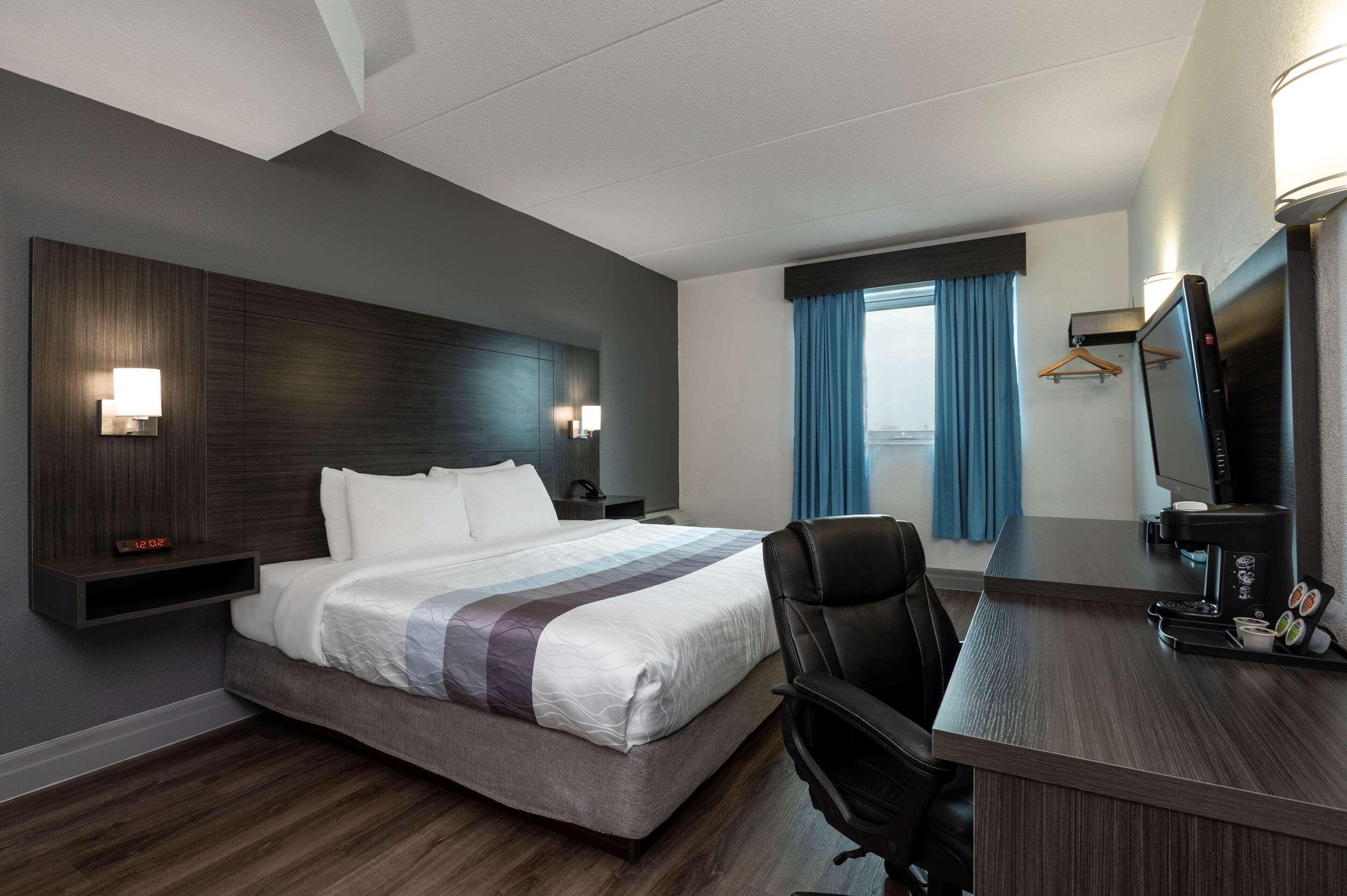 Comfort Hotel Niagara Falls Exterior photo